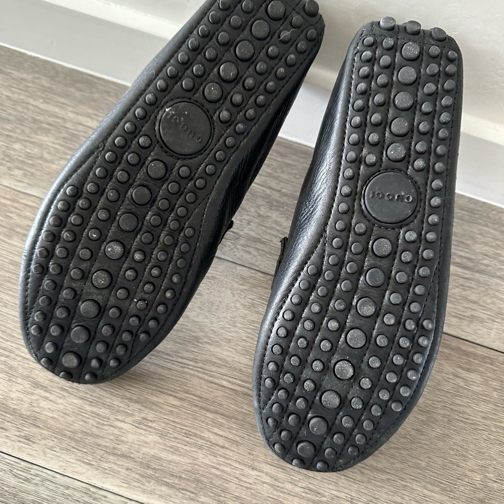 Gucci Black Leather Loafers with Signature Stripes - Picture 6 of 6